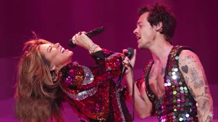 Harry Styles y Shania Twain en Coachella. Foto: YouTube