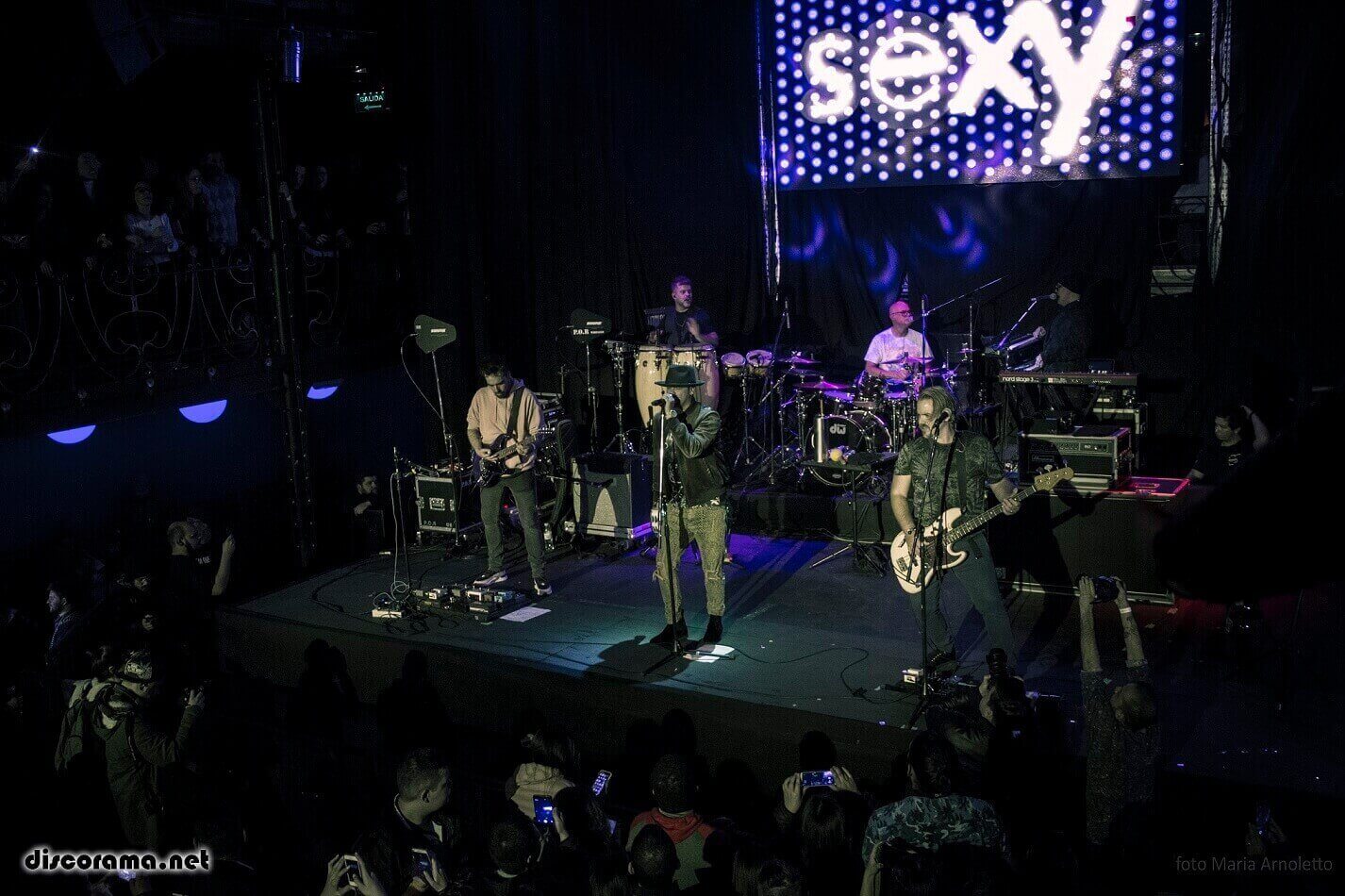 Los Amigos Invisibles en Museum. Foto por María Arnoletto